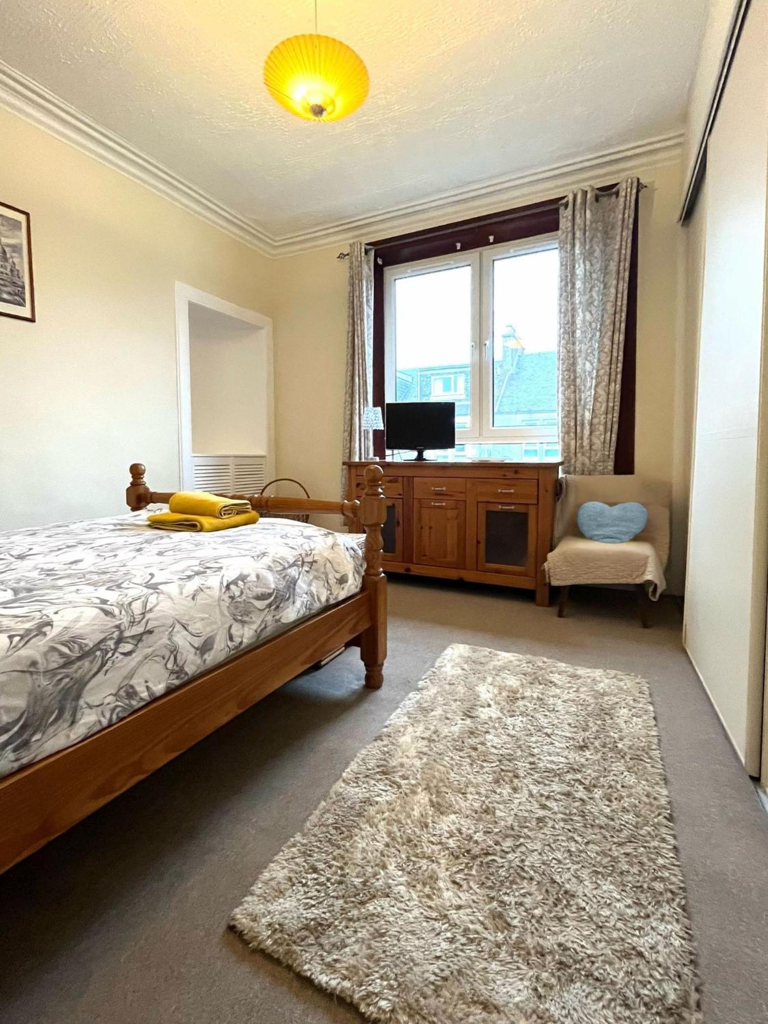 Homely Cosy Near The & Fully Equipped Apartment