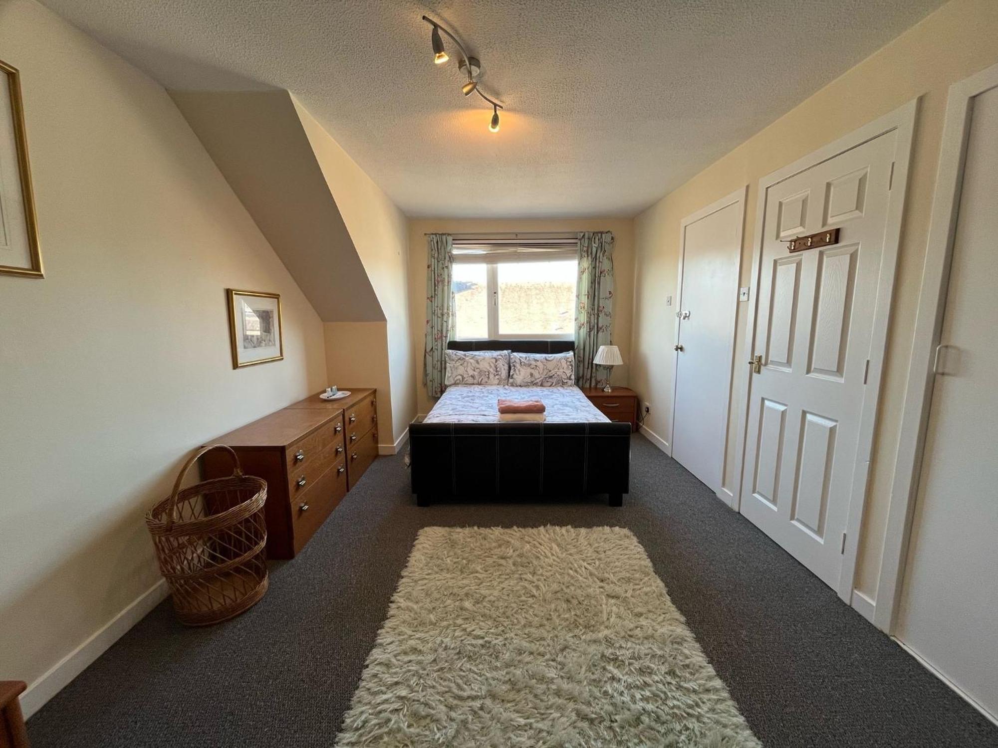 Homely Cosy Near The & Fully Equipped Apartment Methil