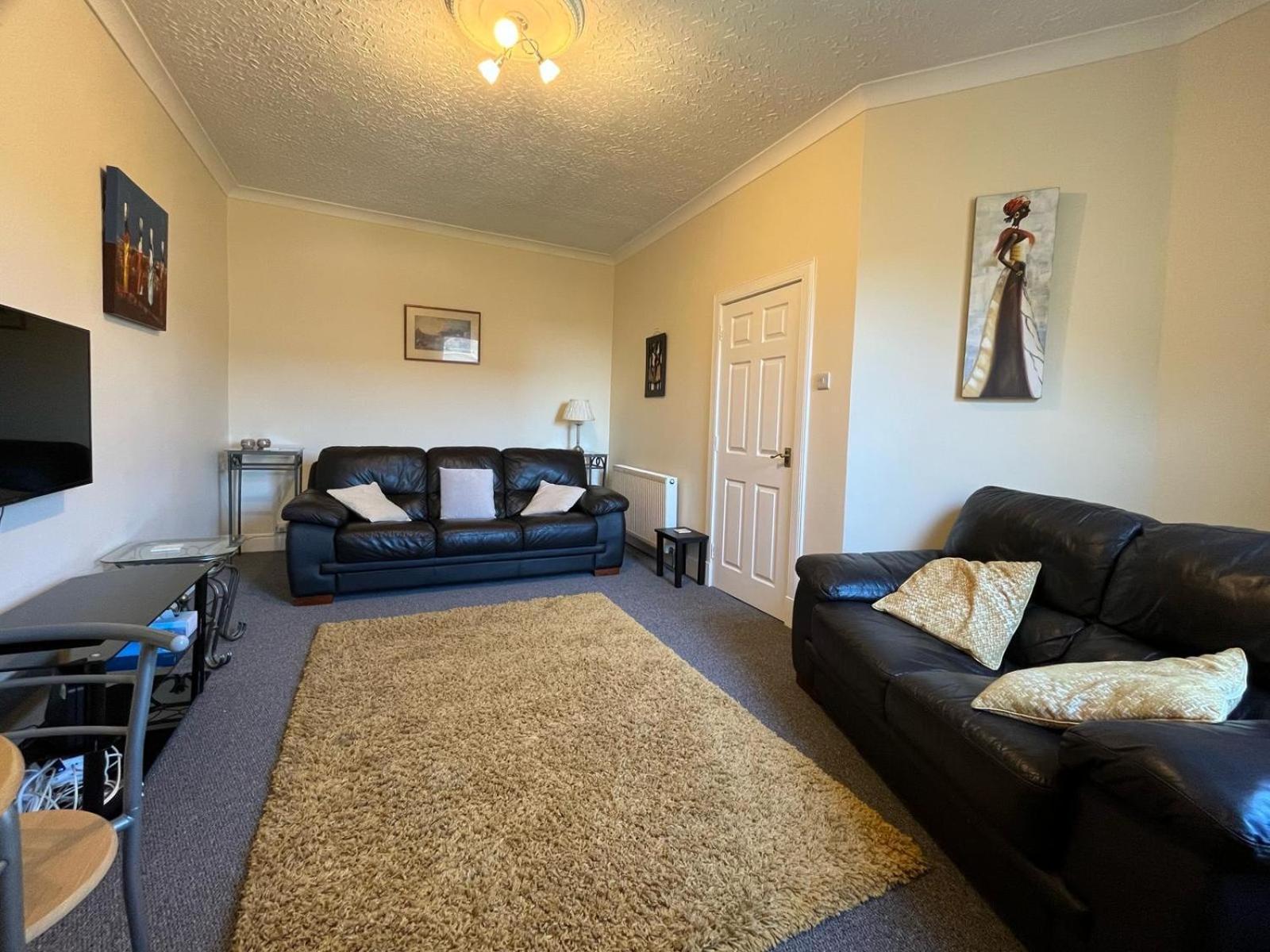 Apartment Homely Cosy Near The & Fully Equipped